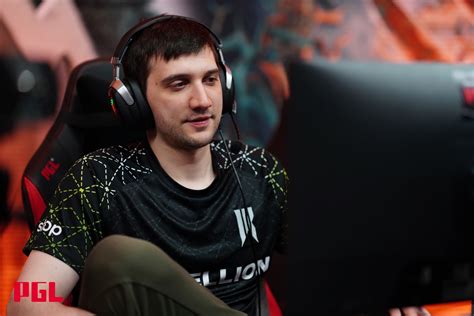 arteezy liquipedia|arteezy education.